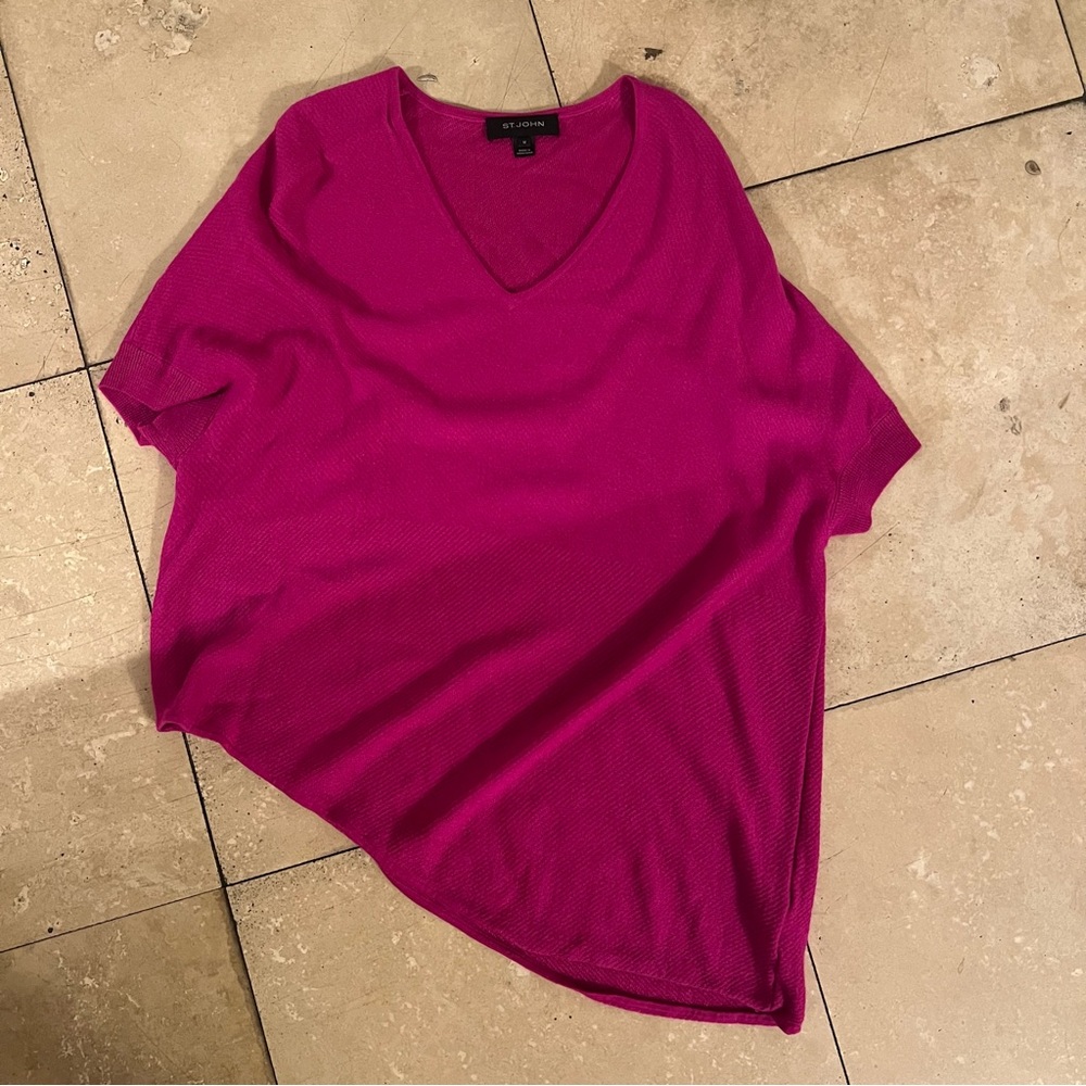 St. John Fuchsia V-Neck Short Sleeve Top